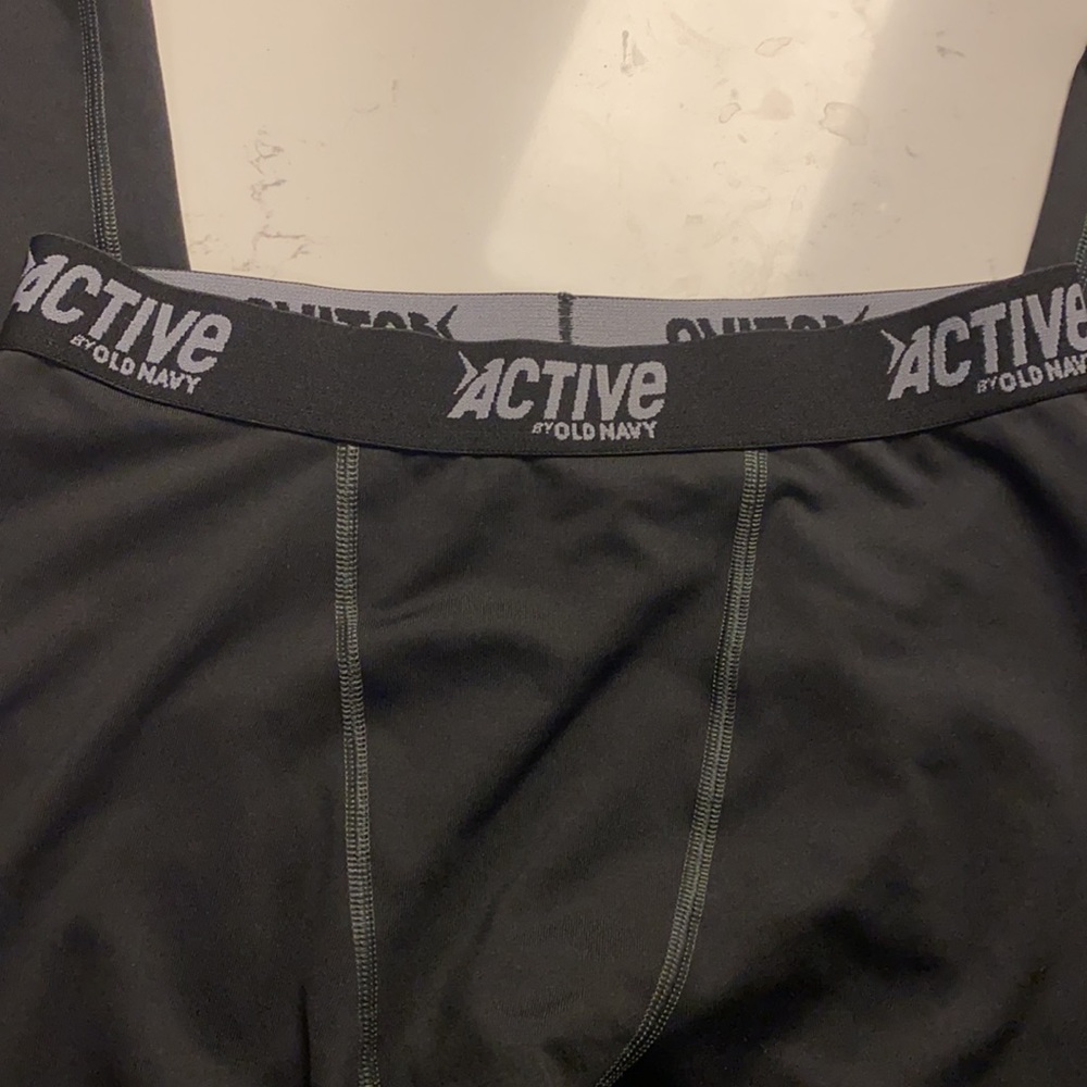 ☘️5/$15 Old Navy active leggings - Picture 2 of 5